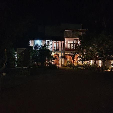 Ruwinsons Canal Garden Anuradhapura Zewnętrze zdjęcie